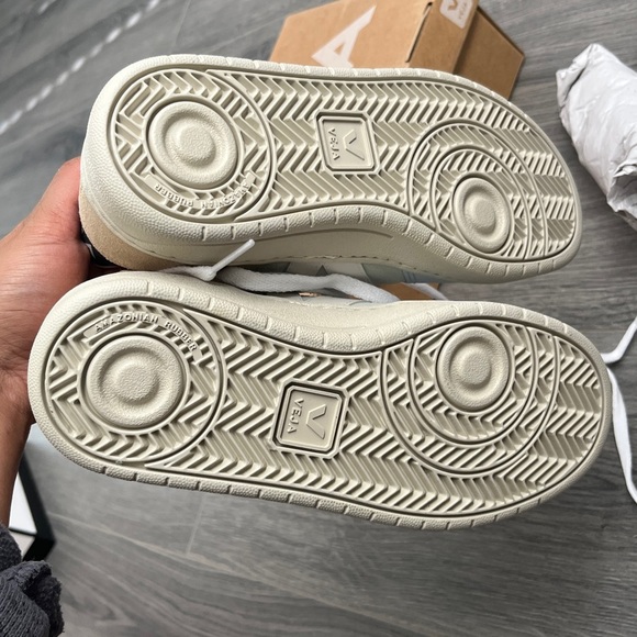 BRAND NEW VEJA Women's Sneakers V-10 Suede Jade White Multico Trainers - Picture 15 of 16